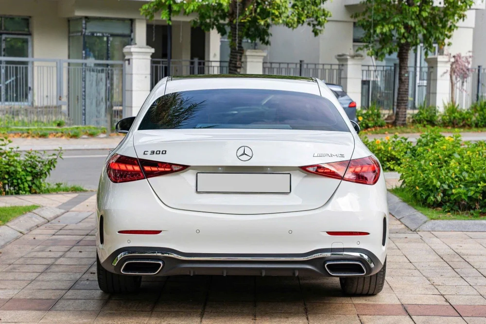 Mercedes-Benz C300 AMG 2022 – Sedan Thể Thao Sang Trọng tại KN Luxury - Hình ảnh 7