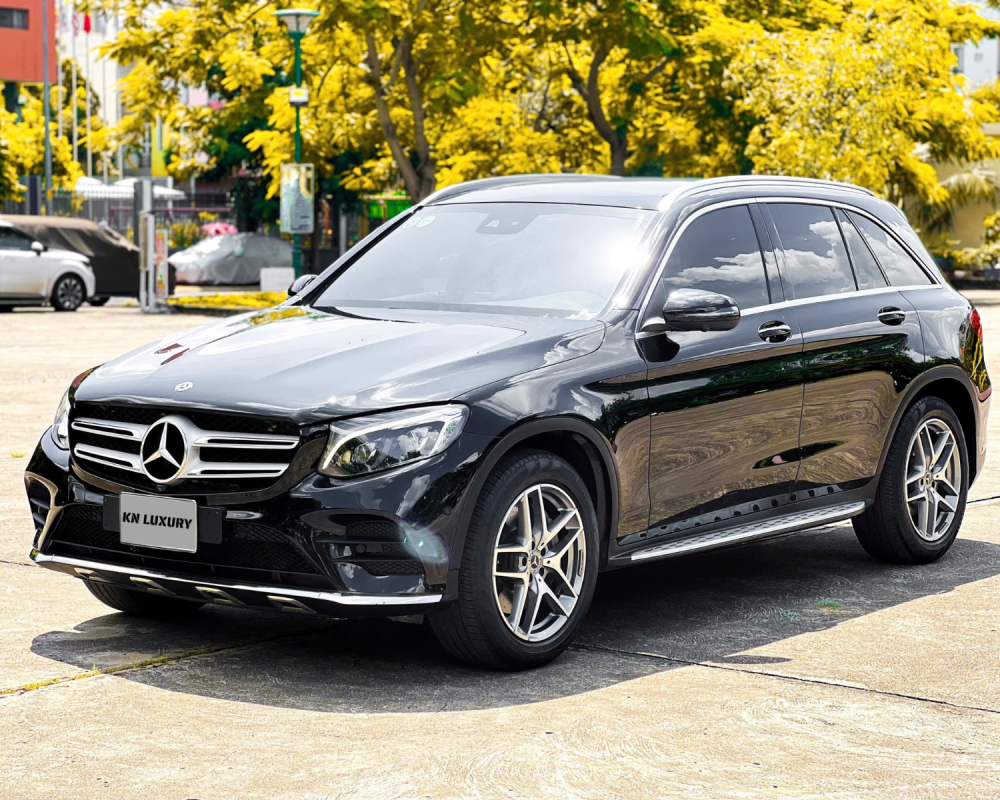 Mercedes-Benz GLC 300 4Matic 2018: SUV Hạng Sang Cũ Đáng Mua tại KN Luxury – ODO 45.000km