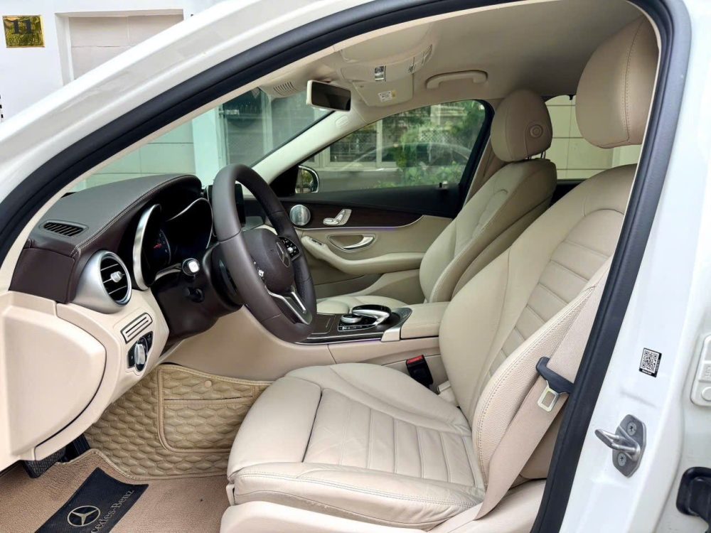 Mercedes-Benz C200 Exclusive 2020 – Đỉnh Cao Sang Trọng – ODO 48.000km – Giá Chỉ 1,099 Tỷ VNĐ tại KN Luxury - Hình ảnh 7