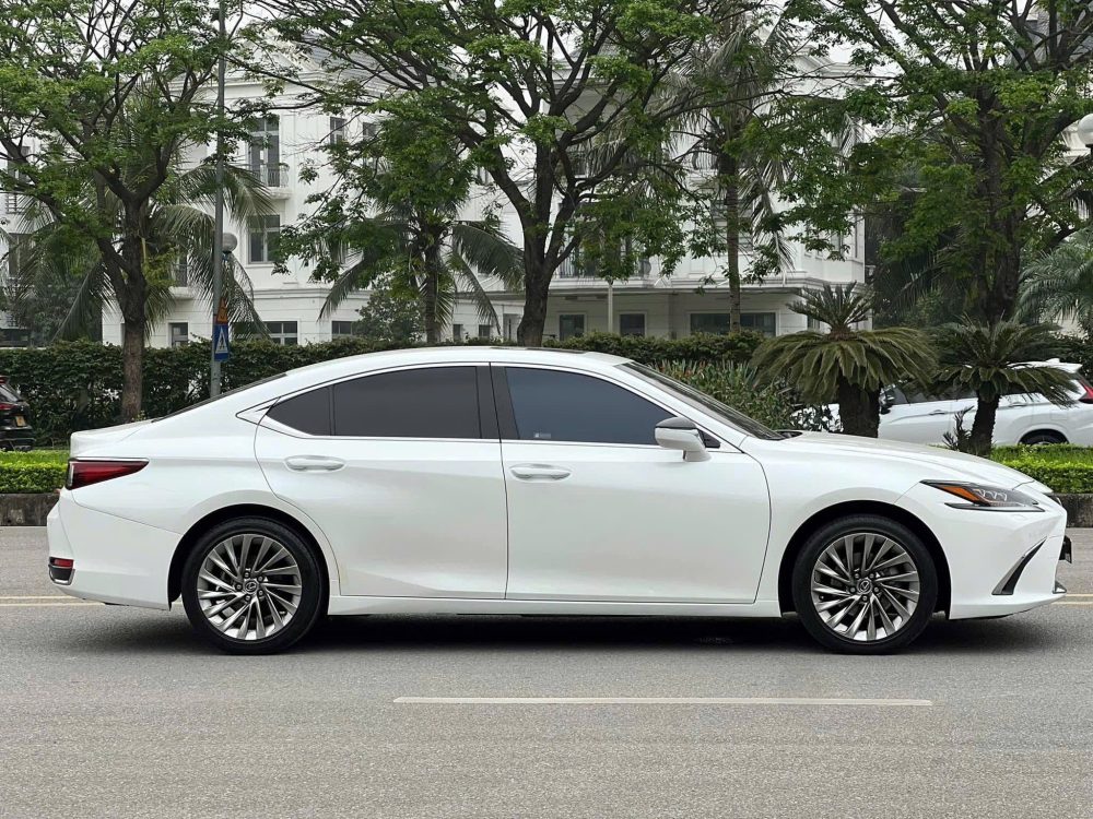 Lexus ES250 2021 Màu Trắng Sedan Hạng Sang Sang Trọng, Chạy Lướt 50.000 Km Giá Cực Tốt Tại KN Luxury
