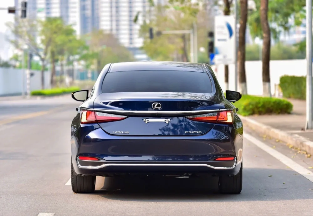 Lexus ES250 2022 Màu Xanh Sedan Hạng Sang Đáng tại KN Luxury - Hình ảnh 2