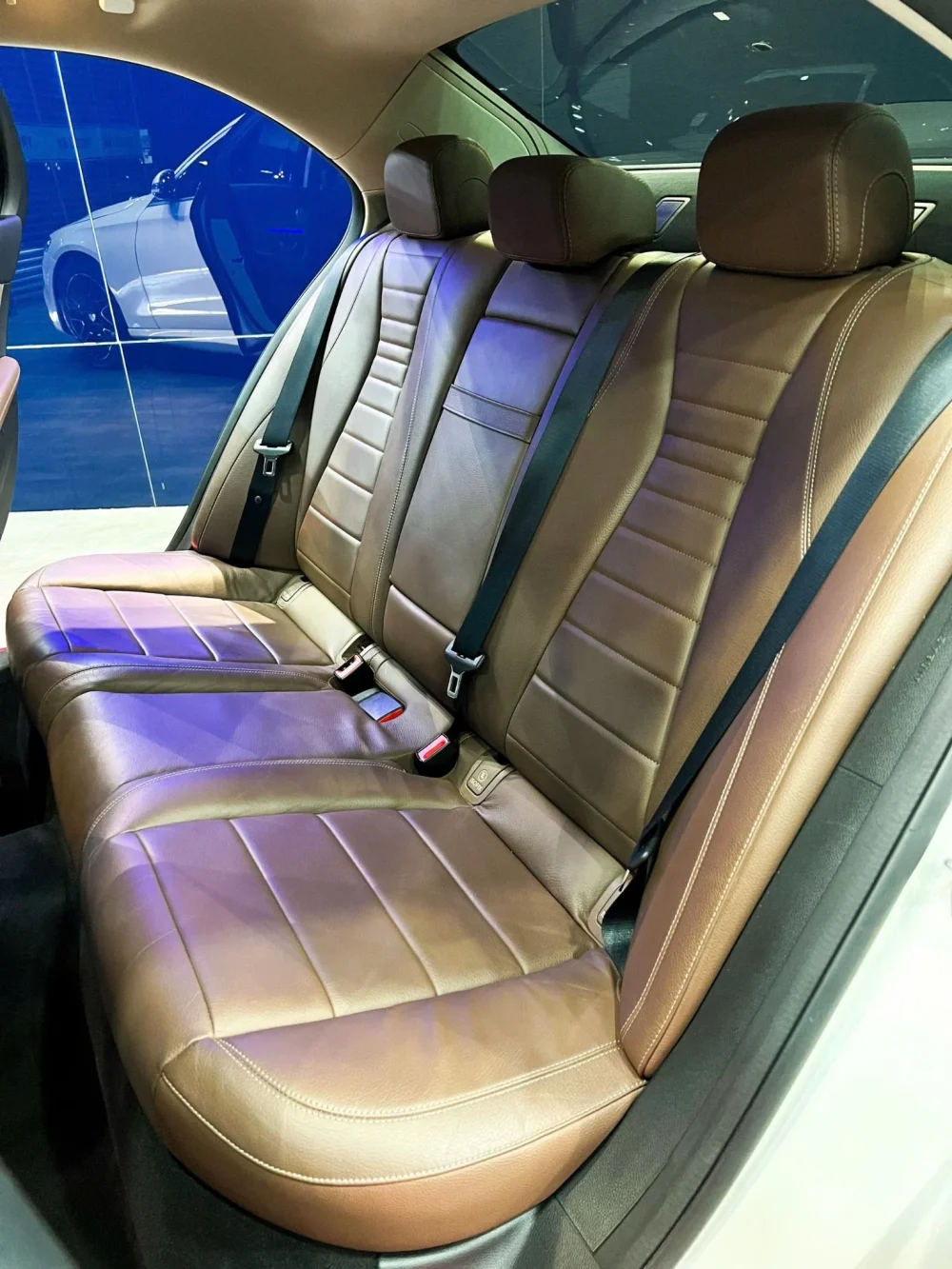 Mercedes E200 Lên Full Option E300 AMG 2018 – Đẳng Cấp, Sang Trọng – ODO 51.000km tại KN Luxury - Hình ảnh 12