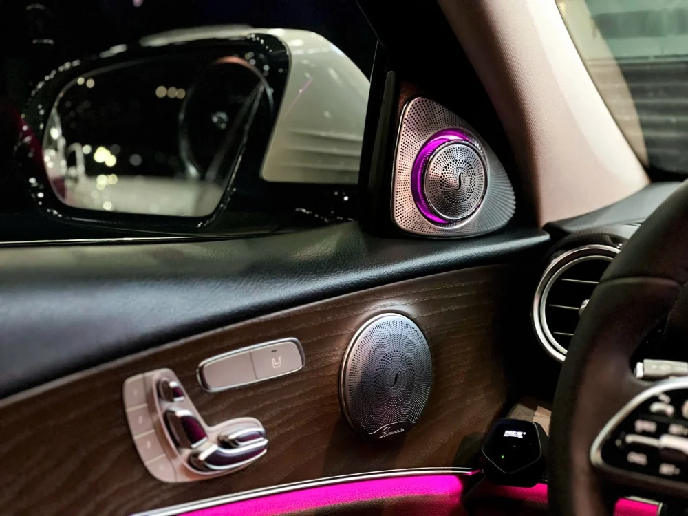 Mercedes-Benz E200 2018: Sedan Hạng Sang Vẫn "Hot" Với ODO 51.000km Đáng Tiền Tại KN Luxury - Hình ảnh 11
