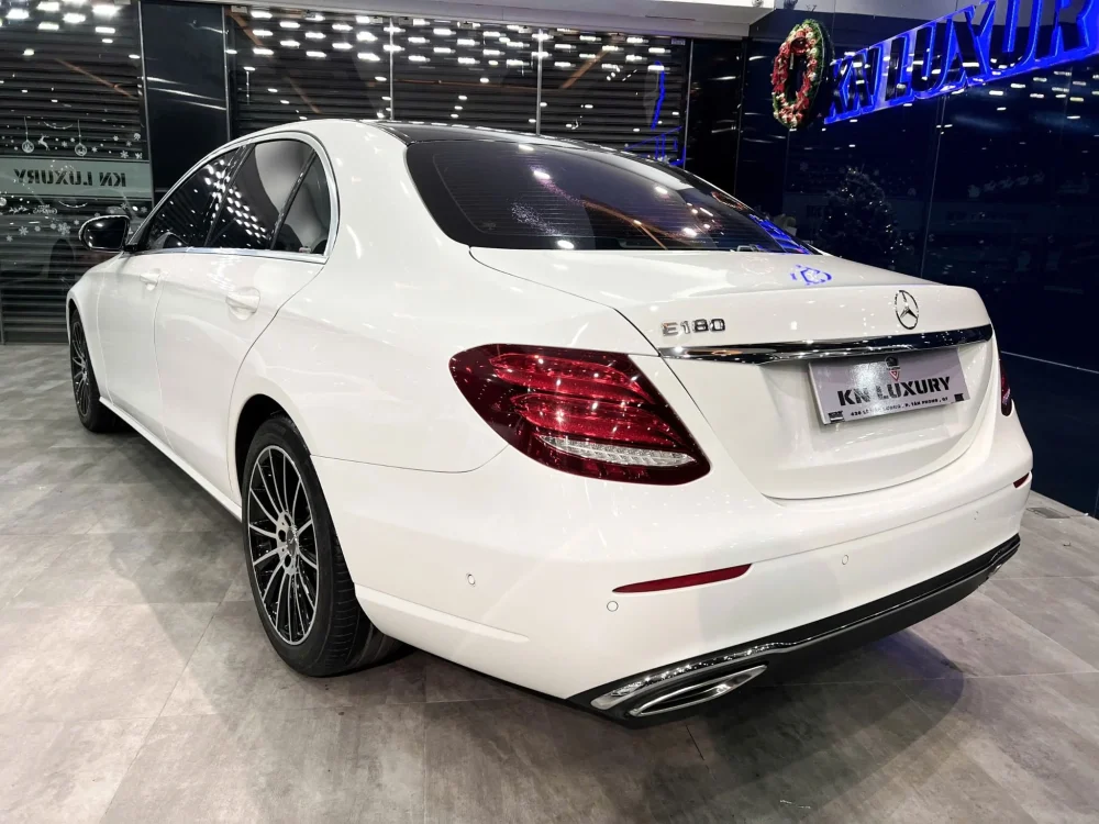 Mercedes Benz E180 2020 – Sedan Sang Trọng, ODO 46.000km – Sở Hữu Ngay Với Giá Hấp Dẫn! - Hình ảnh 15