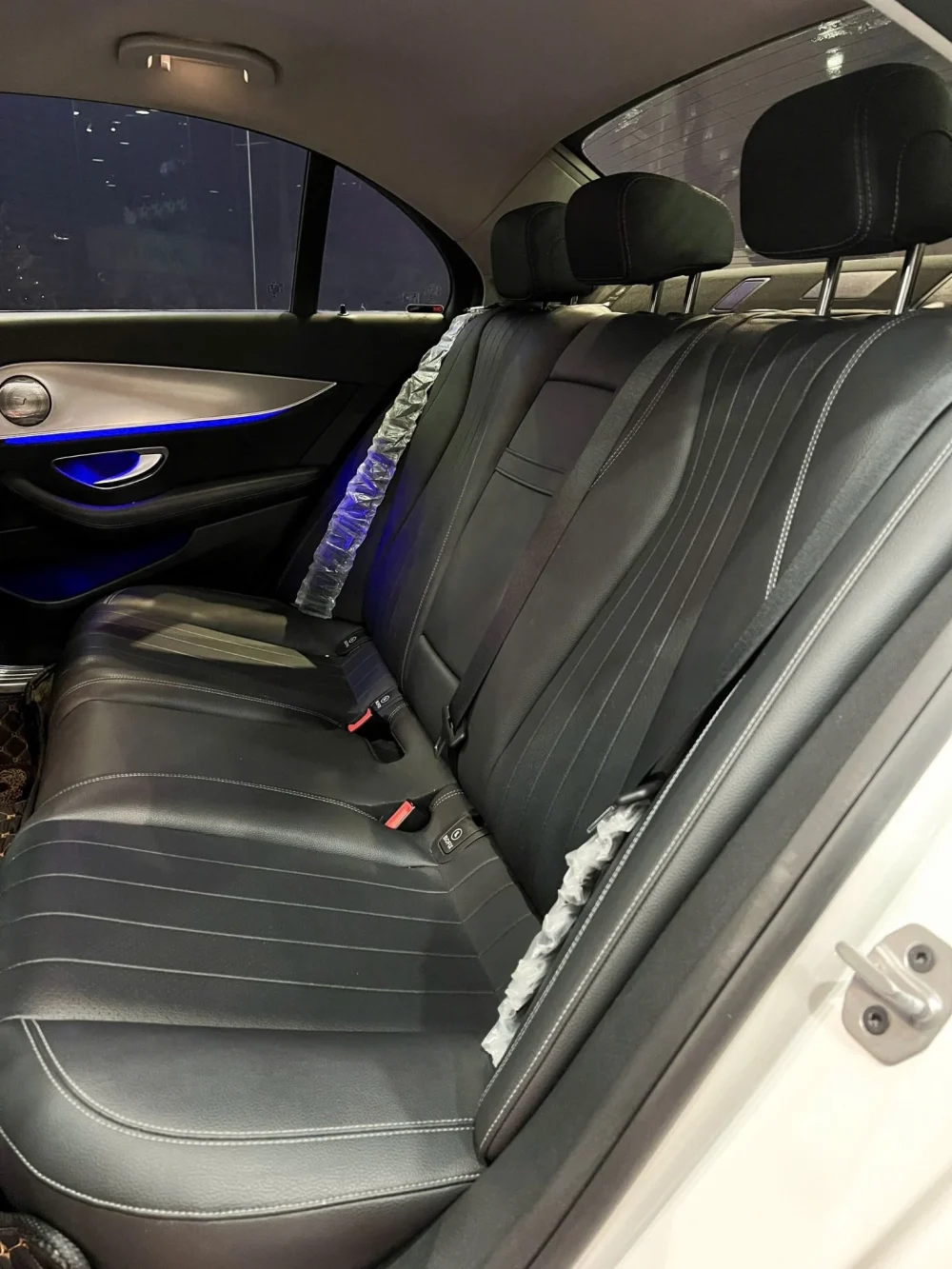 Mercedes Benz E180 2020 – Sedan Sang Trọng, ODO 46.000km – Sở Hữu Ngay Với Giá Hấp Dẫn! - Hình ảnh 4