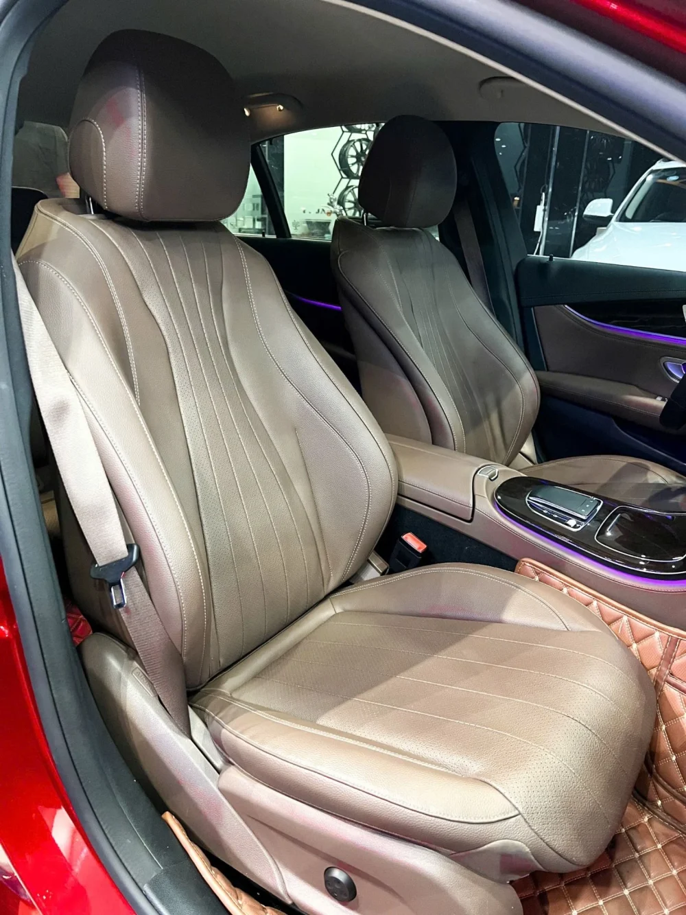 Mercedes E200 V1 2022 – Sang Trọng, Đẳng Cấp, Chỉ 50.000km – Sở Hữu Ngay! - Hình ảnh 11