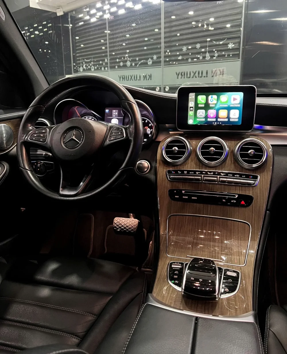 Mercedes Benz GLC250 4Matic 2018 – SUV Sang Trọng, Đa Dụng – Chỉ 50.000km – Xe Cũ Chất Lượng Cao - Hình ảnh 6