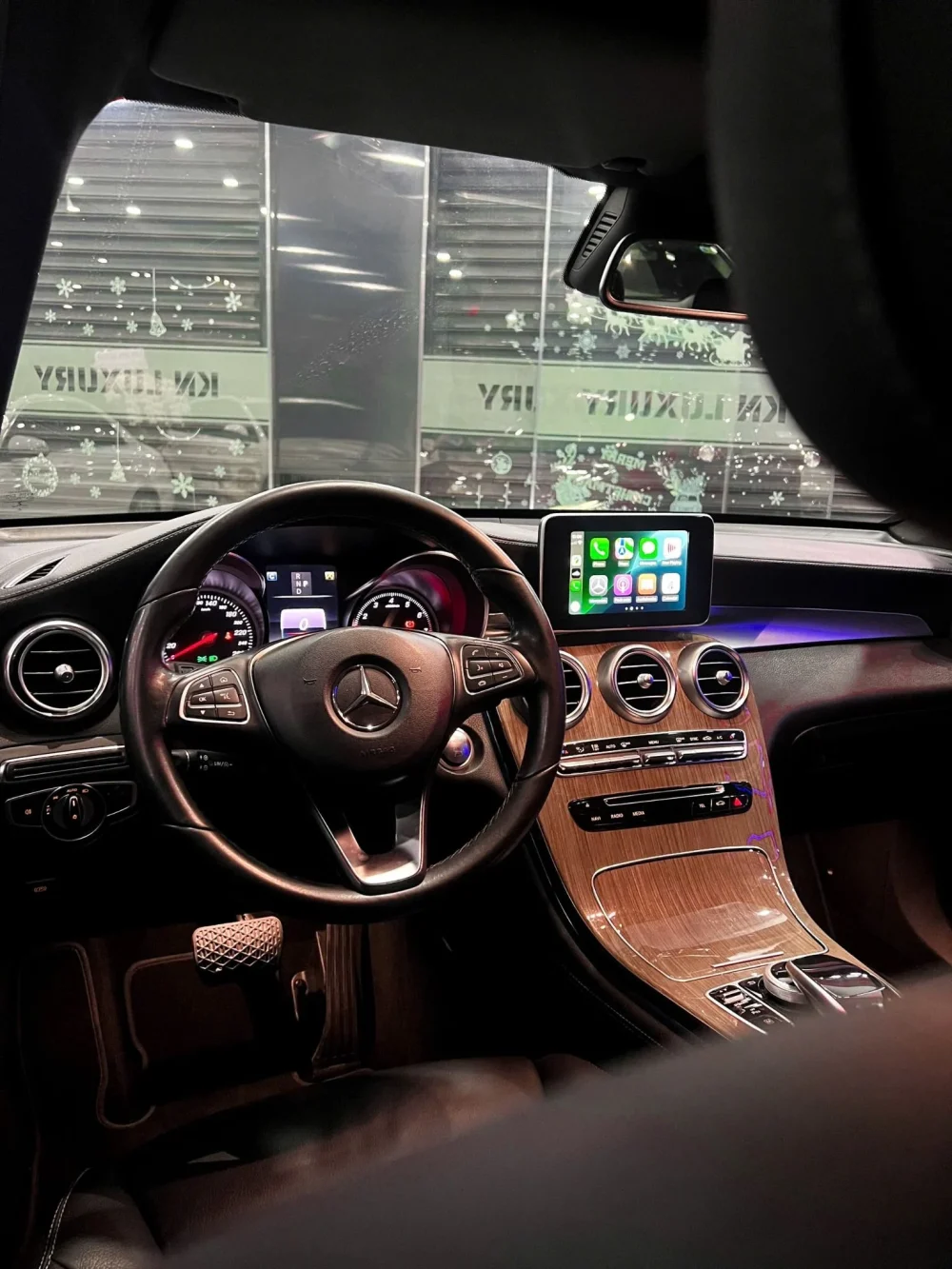 Mercedes Benz GLC250 4Matic 2018 – SUV Sang Trọng, Đa Dụng – Chỉ 50.000km – Xe Cũ Chất Lượng Cao - Hình ảnh 4