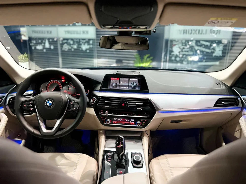 BMW 520i G30 2018 Sedan Hạng Sang Chuẩn Đức, ODO 75.000km KN Luxury - Hình ảnh 3