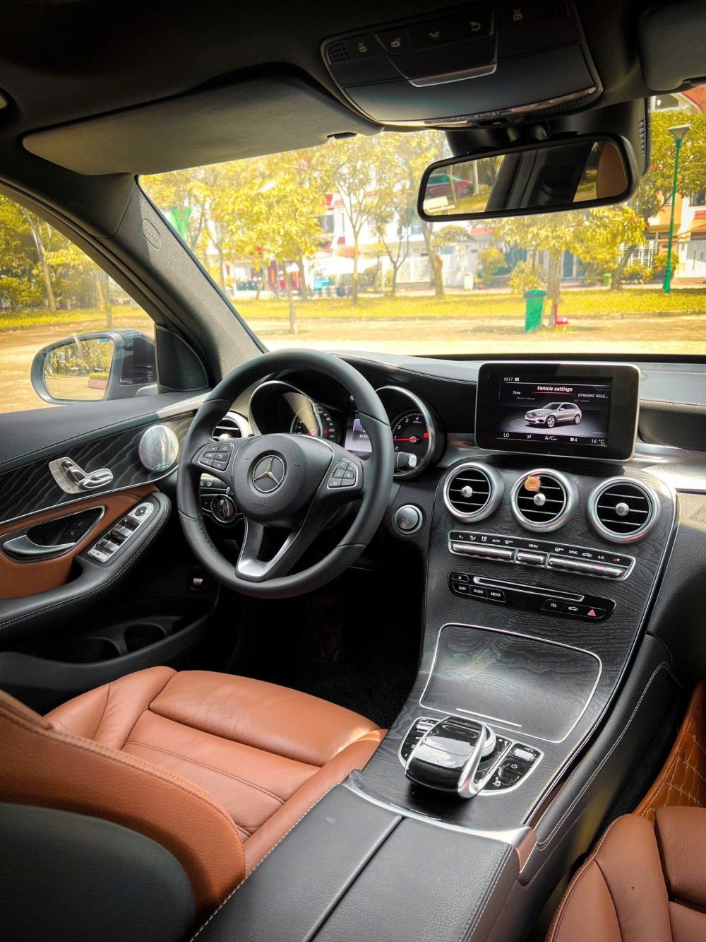 Mercedes-Benz GLC 300 4Matic 2018: SUV Hạng Sang Cũ Đáng Mua tại KN Luxury – ODO 45.000km - Hình ảnh 11