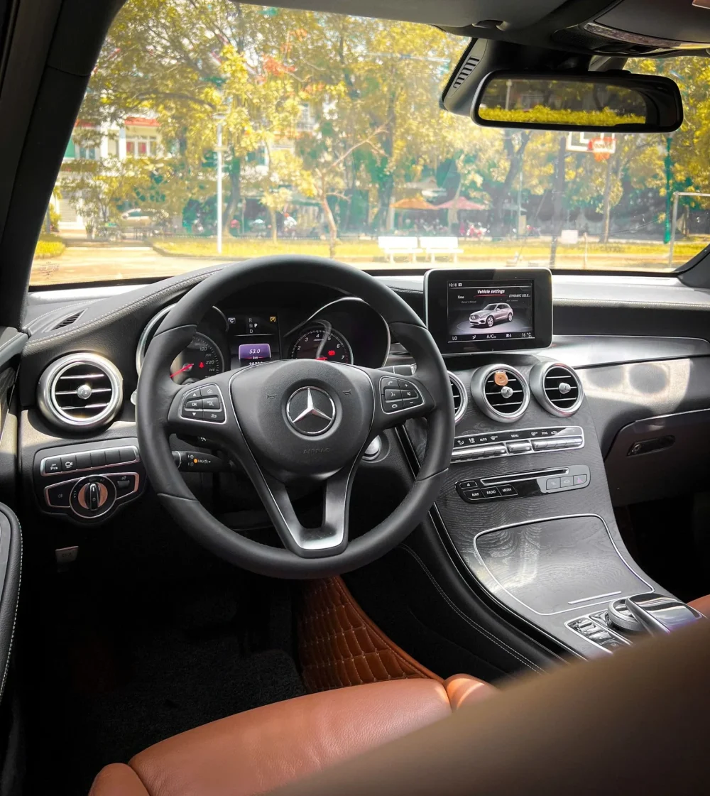 Mercedes-Benz GLC 300 4Matic 2018: SUV Hạng Sang Cũ Đáng Mua tại KN Luxury – ODO 45.000km - Hình ảnh 6