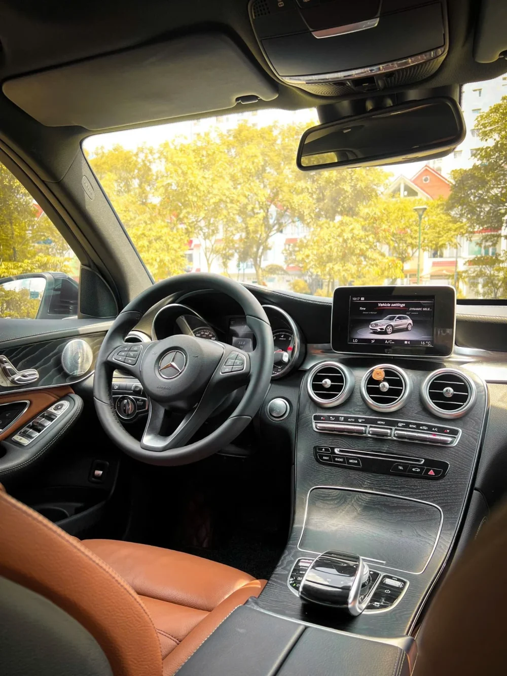 Mercedes-Benz GLC 300 4Matic 2018: SUV Hạng Sang Cũ Đáng Mua tại KN Luxury – ODO 45.000km - Hình ảnh 10