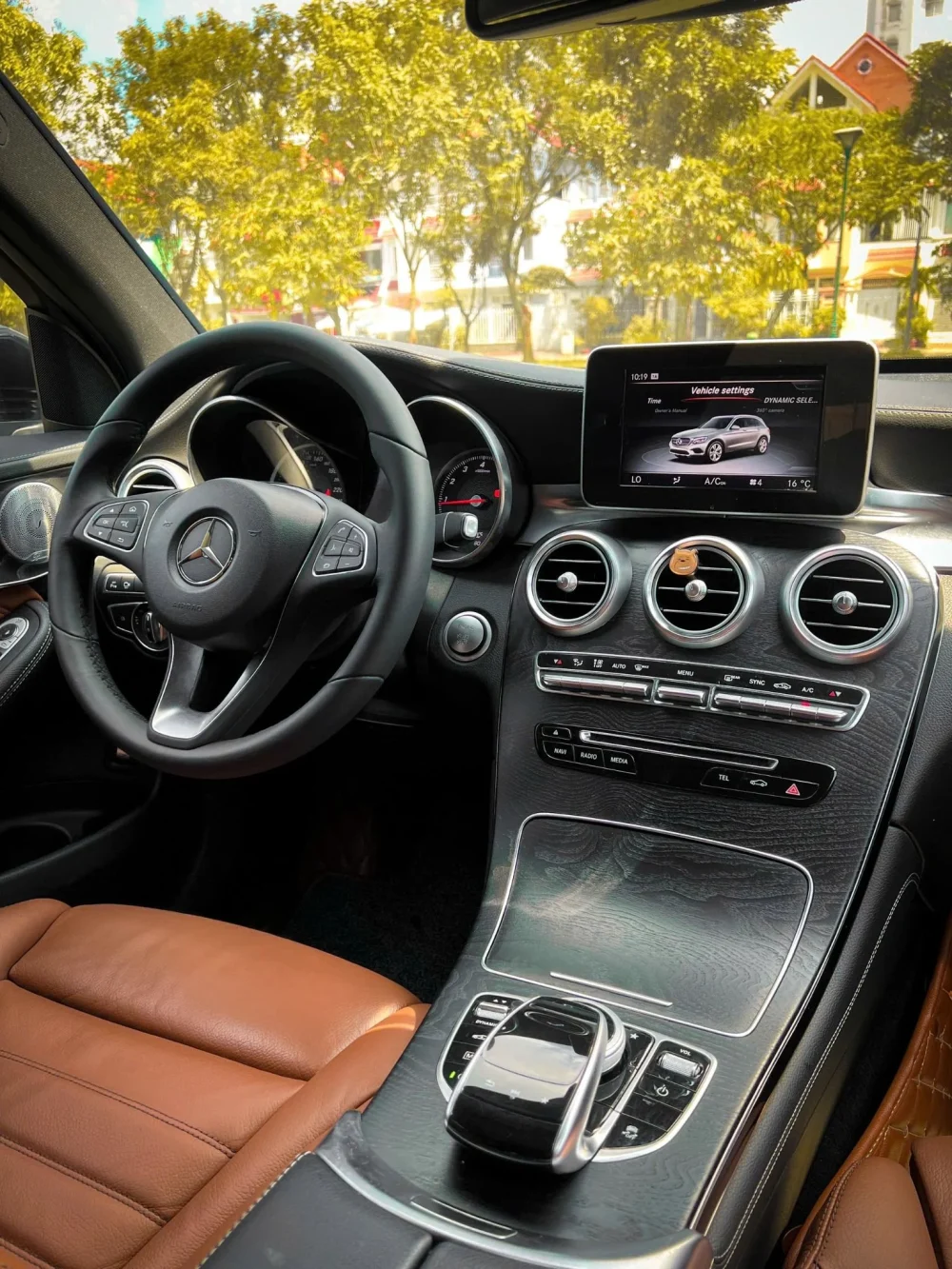 Mercedes-Benz GLC 300 4Matic 2018: SUV Hạng Sang Cũ Đáng Mua tại KN Luxury – ODO 45.000km - Hình ảnh 7