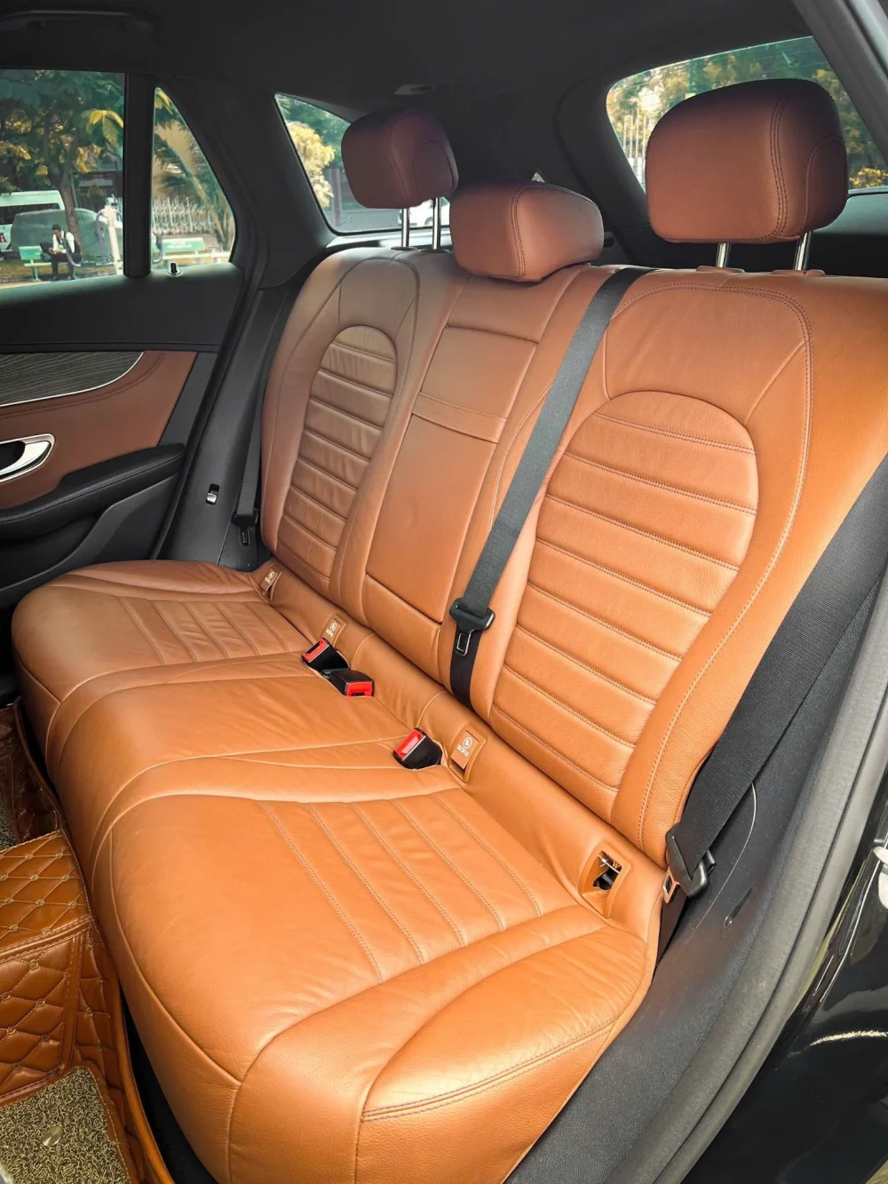 Mercedes-Benz GLC 300 4Matic 2018: SUV Hạng Sang Cũ Đáng Mua tại KN Luxury – ODO 45.000km - Hình ảnh 13