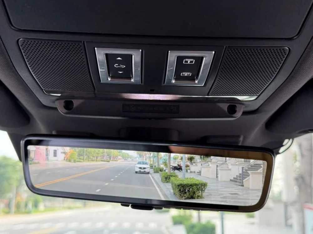Land Rover Defender X P400 2020 Lướt 56.000km Tại KN Luxury - SUV Off-road Đẳng Cấp, Đảm Bảo Chất Lượng! - Hình ảnh 2