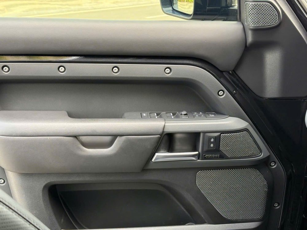 Land Rover Defender X P400 2020 Lướt 56.000km Tại KN Luxury - SUV Off-road Đẳng Cấp, Đảm Bảo Chất Lượng! - Hình ảnh 11