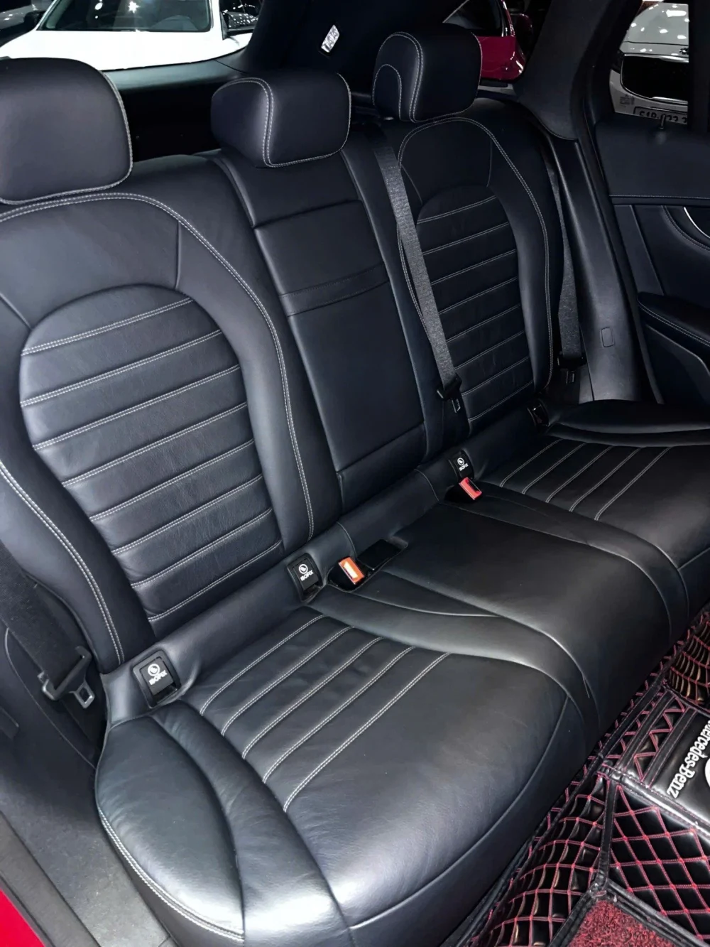 Mercedes GLC300 AMG 2018 – Màu đỏ độc lạ, Odo 62.000km tại KN Luxury - Hình ảnh 9