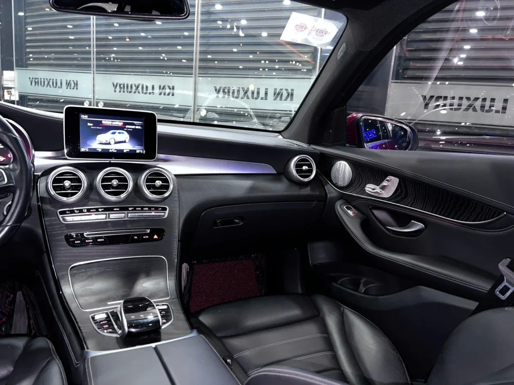 Mercedes GLC300 AMG 2018 – Màu đỏ độc lạ, Odo 62.000km tại KN Luxury - Hình ảnh 4