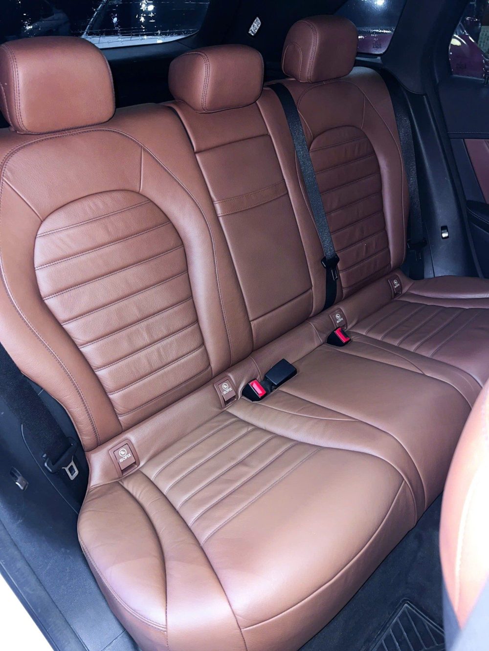 Mercedes-Benz GLC300 AMG 2017 Trắng Nội Thất Nâu, Cực Đẹp ODO 66.000km tại KN Luxury - Hình ảnh 5