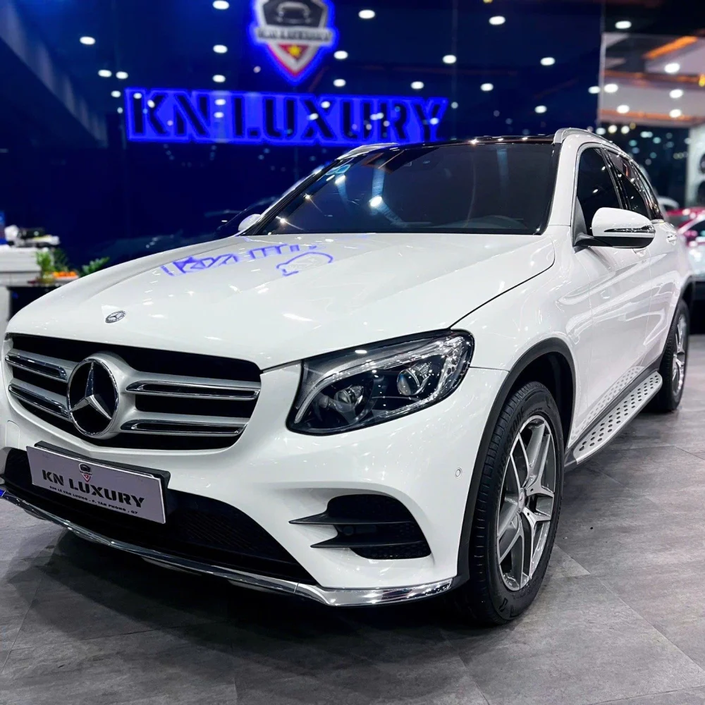 Mercedes-Benz GLC300 AMG 2017 Trắng Nội Thất Nâu, Cực Đẹp ODO 66.000km tại KN Luxury