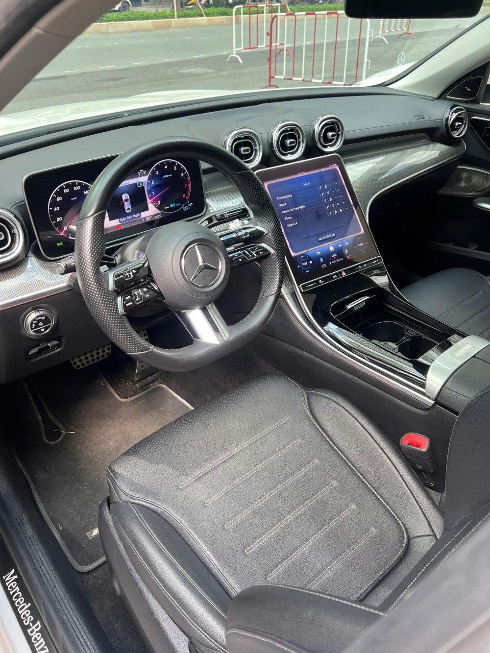 Mercedes-Benz C300 AMG 2022 – Sedan Thể Thao Sang Trọng tại KN Luxury - Hình ảnh 8