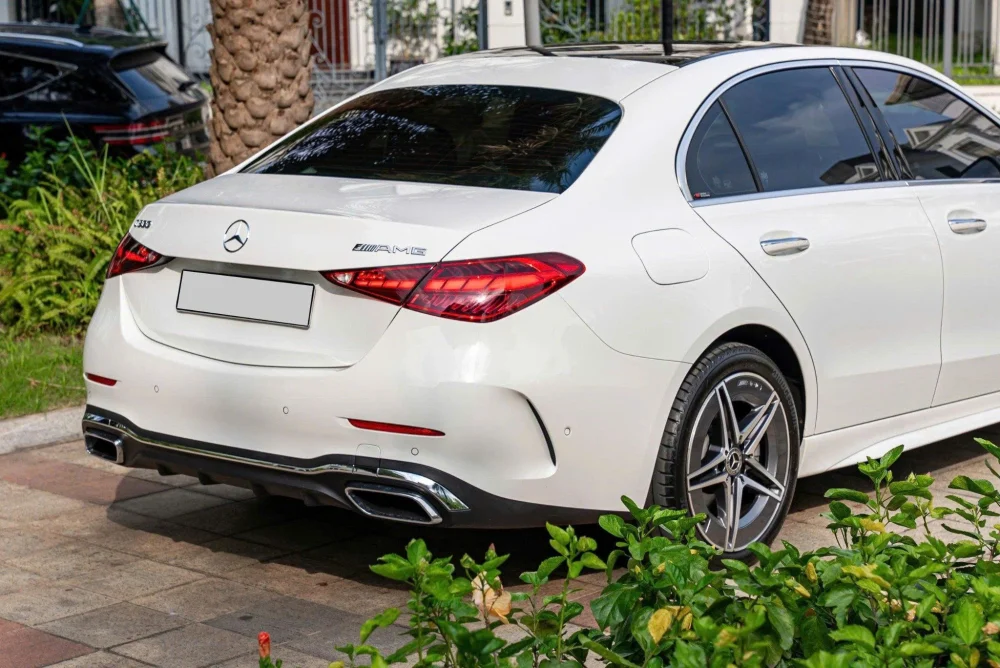Mercedes-Benz C300 AMG 2022 – Sedan Thể Thao Sang Trọng tại KN Luxury - Hình ảnh 3